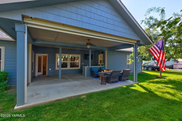 2200 S 76th Ave, Yakima, WA 98903