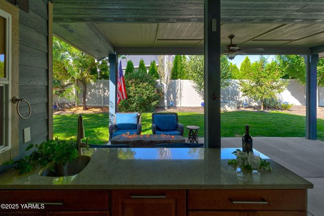 2200 S 76th Ave, Yakima, WA 98903