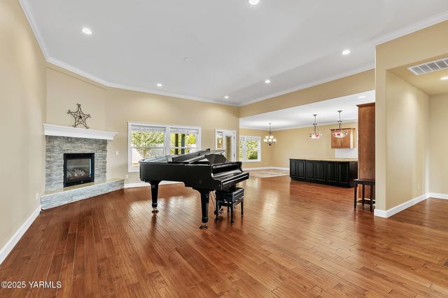 2200 S 76th Ave, Yakima, WA 98903