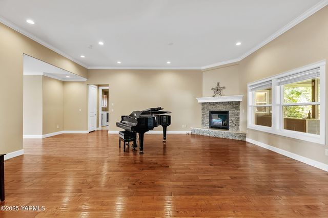 2200 S 76th Ave, Yakima, WA 98903