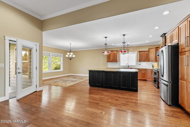 2200 S 76th Ave, Yakima, WA 98903