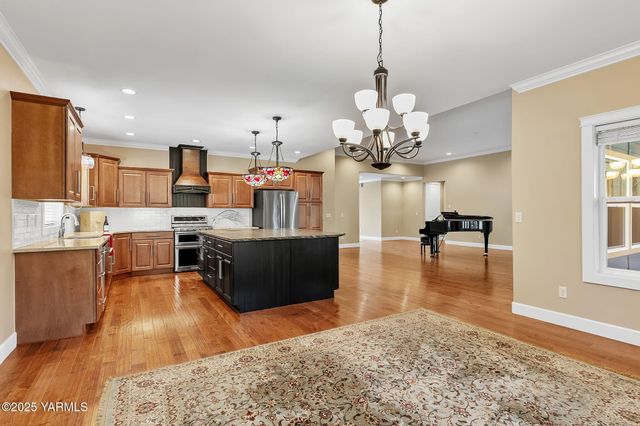 2200 S 76th Ave, Yakima, WA 98903