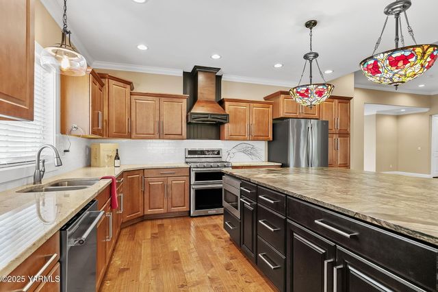 2200 S 76th Ave, Yakima, WA 98903