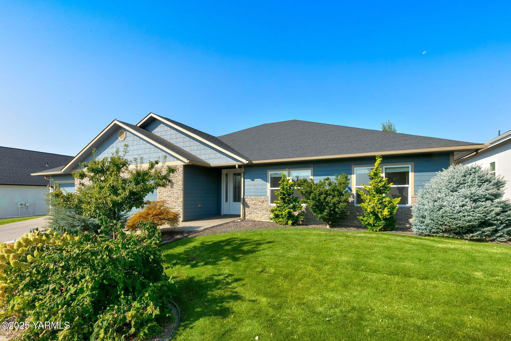 2200 S 76th Ave, Yakima, WA 98903