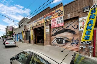 3241 W Cermak Road, Chicago, IL 60623