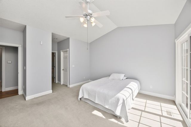 8114 Cobblestone Court, Urbandale, IA 50322