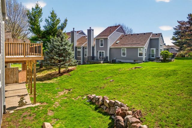 8114 Cobblestone Court, Urbandale, IA 50322