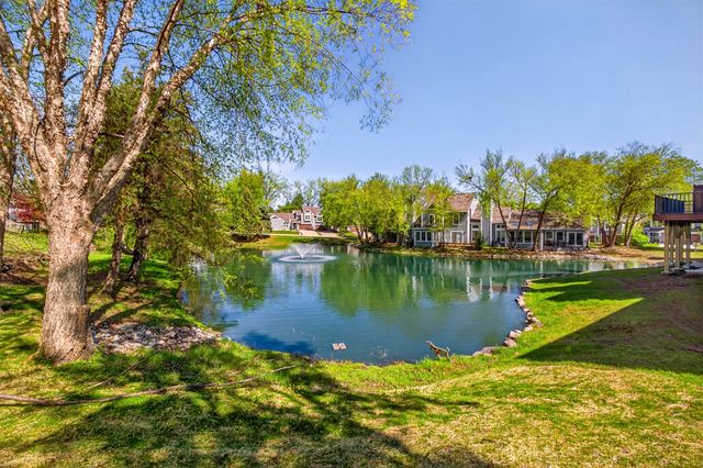 8114 Cobblestone Court, Urbandale, IA 50322