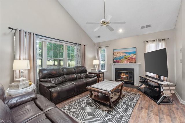 131 Watson DR, Newport News, VA 23602