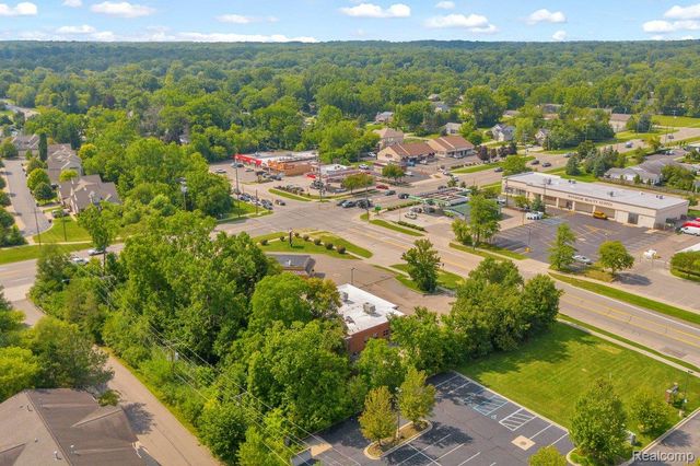 29375 W 10 Mile Road, Farmington Hills, MI 48336