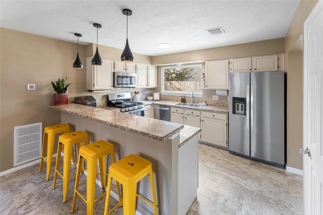 2645 Sawyer Drive, Seabrook, TX 77586