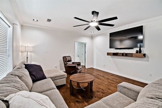 326 Ridgemont Avenue, Lowell, AR 72745