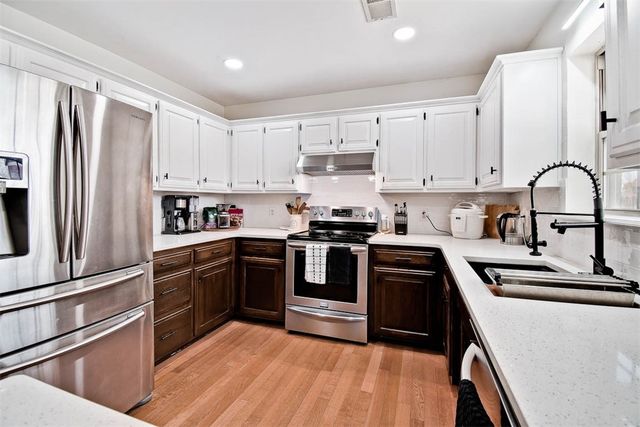 326 Ridgemont Avenue, Lowell, AR 72745