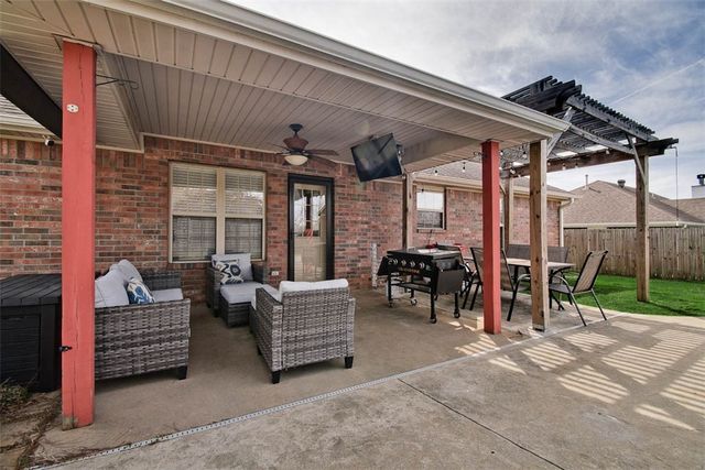 326 Ridgemont Avenue, Lowell, AR 72745