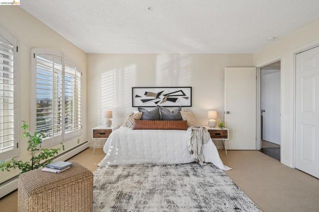 5405 Carlton St 202, Oakland, CA 94618