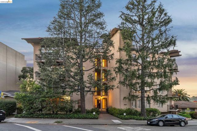 5405 Carlton St 202, Oakland, CA 94618
