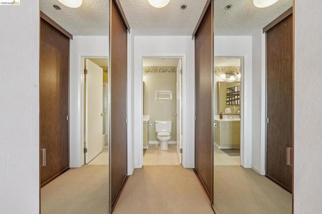 5405 Carlton St 202, Oakland, CA 94618