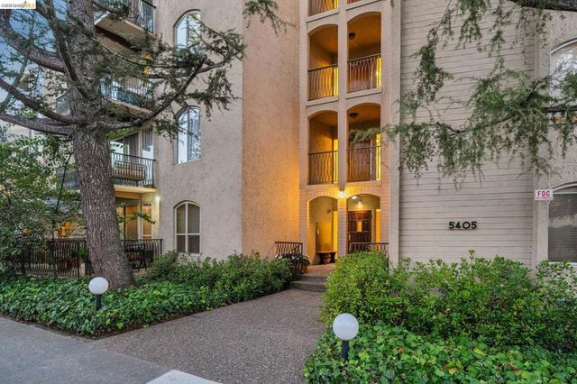 5405 Carlton St 202, Oakland, CA 94618