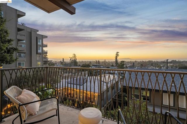 5405 Carlton St 202, Oakland, CA 94618