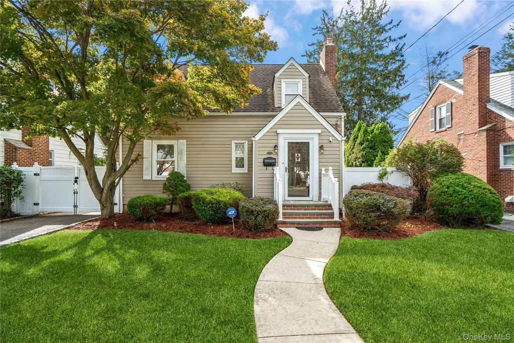 173 2nd Street, Hicksville, NY 11801 — exterior