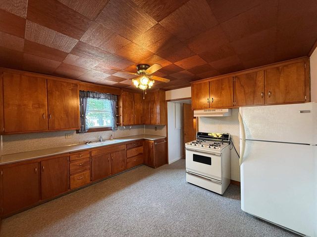 1629 PERNIN STREET, Marinette, WI 54143