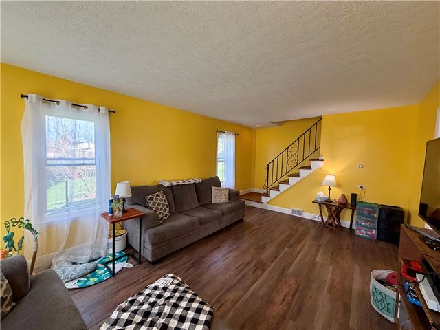 1445 Mertensia Road, Farmington, NY 14425