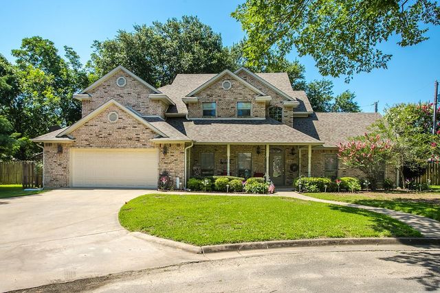 820 Cedar Creek Circle, Bonham, TX 75418