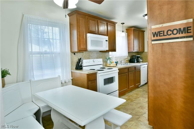 374 Meadowbrook Avenue SE, Warren, OH 44483