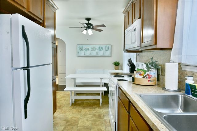 374 Meadowbrook Avenue SE, Warren, OH 44483