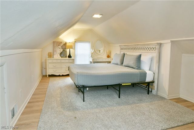 374 Meadowbrook Avenue SE, Warren, OH 44483