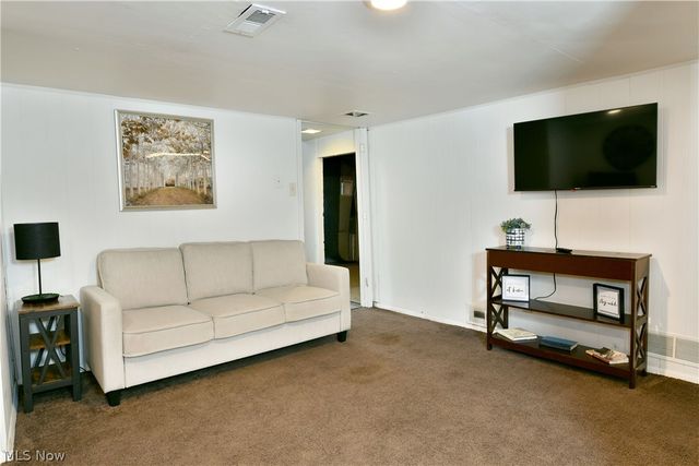 374 Meadowbrook Avenue SE, Warren, OH 44483