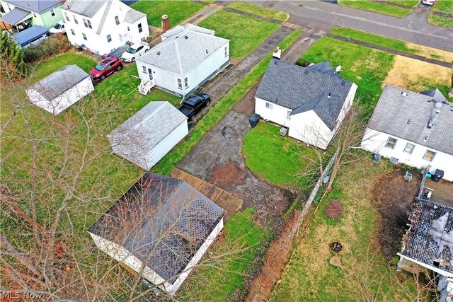 374 Meadowbrook Avenue SE, Warren, OH 44483