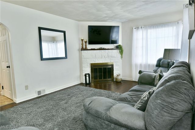 374 Meadowbrook Avenue SE, Warren, OH 44483