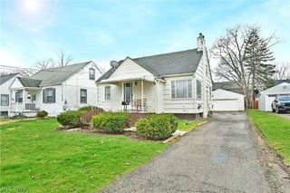 374 Meadowbrook Avenue SE, Warren, OH 44483