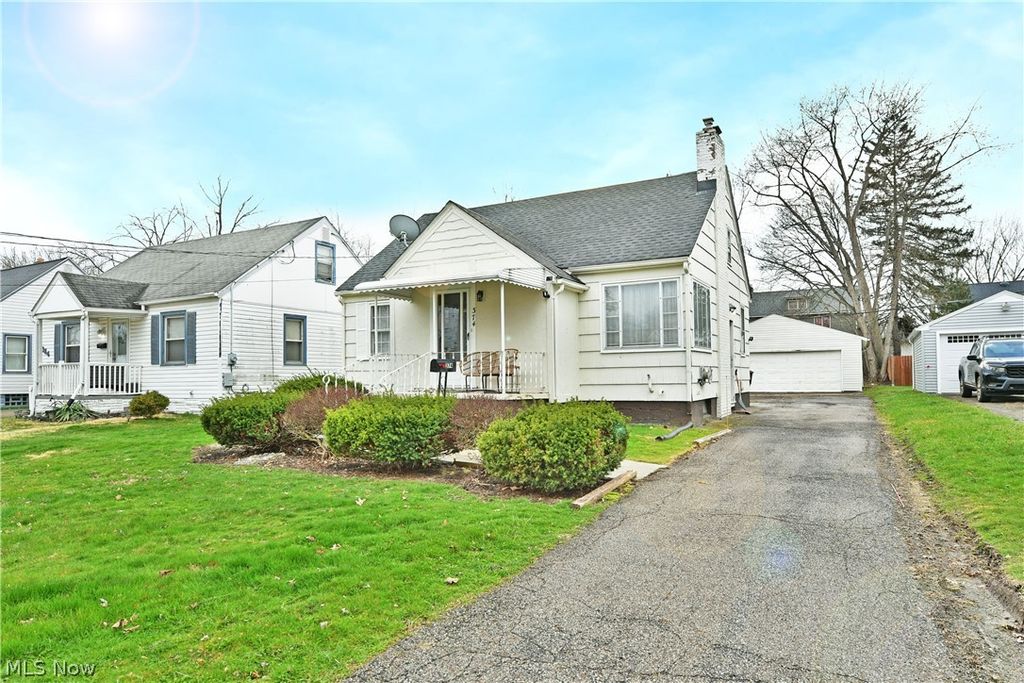 374 Meadowbrook Avenue SE, Warren, OH 44483