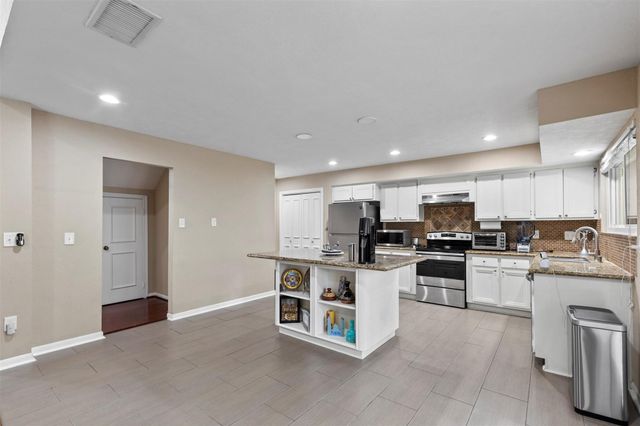 1553 Beaconshire Road, Houston, TX 77077