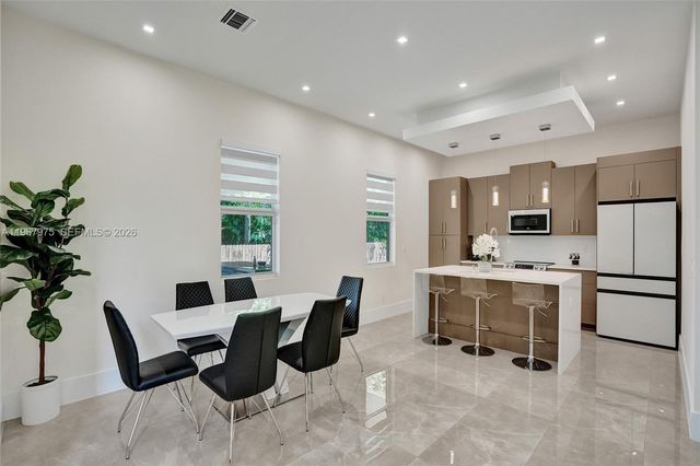 4593 Meadow Green Trl, Lake Worth, FL 33463