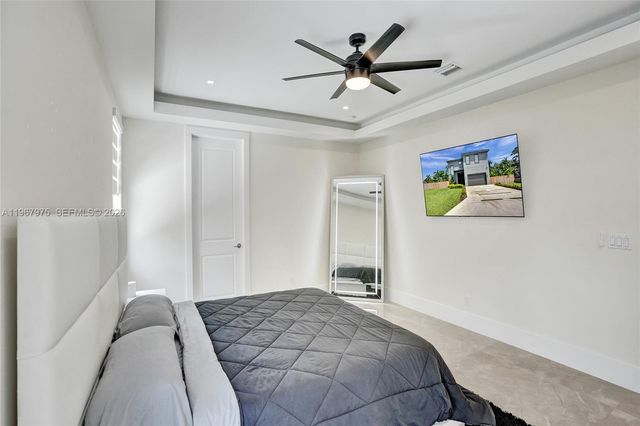4593 Meadow Green Trl, Lake Worth, FL 33463
