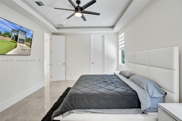4593 Meadow Green Trl, Lake Worth, FL 33463
