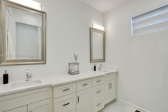 4593 Meadow Green Trl, Lake Worth, FL 33463