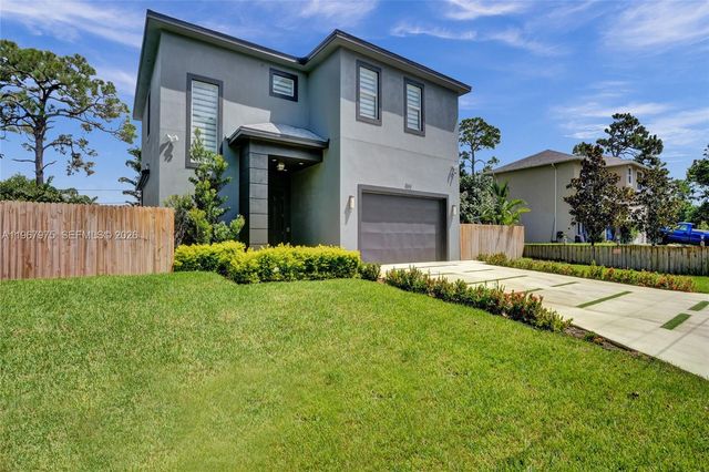 4593 Meadow Green Trl, Lake Worth, FL 33463