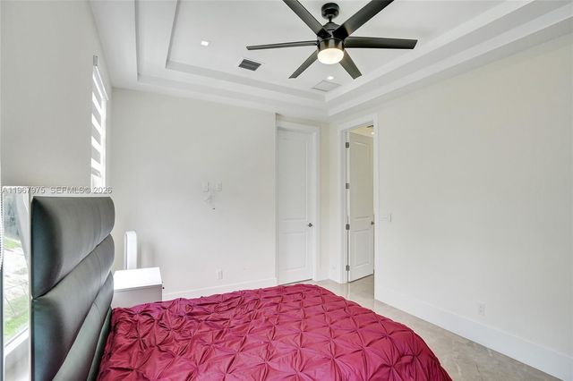 4593 Meadow Green Trl, Lake Worth, FL 33463