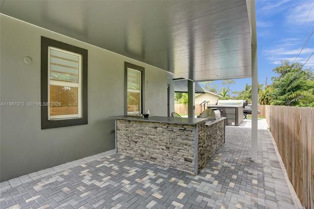 4593 Meadow Green Trl, Lake Worth, FL 33463