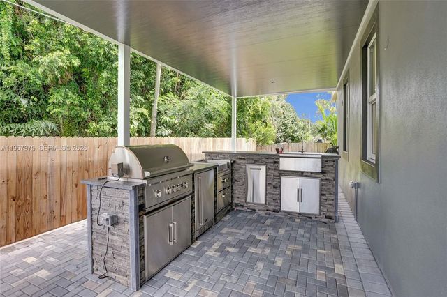 4593 Meadow Green Trl, Lake Worth, FL 33463