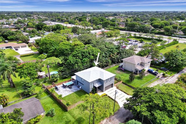 4593 Meadow Green Trl, Lake Worth, FL 33463