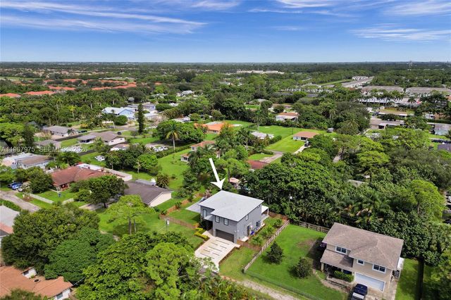 4593 Meadow Green Trl, Lake Worth, FL 33463