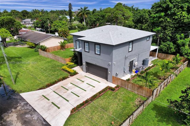 4593 Meadow Green Trl, Lake Worth, FL 33463