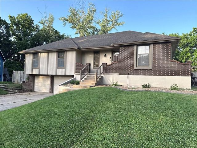 1008 SW 23rd Street, Blue Springs, MO 64015