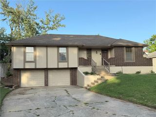 1008 SW 23rd Street, Blue Springs, MO 64015