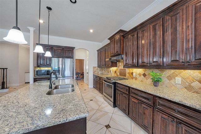 312 Silvery Pine Avenue, Wylie, TX 75098